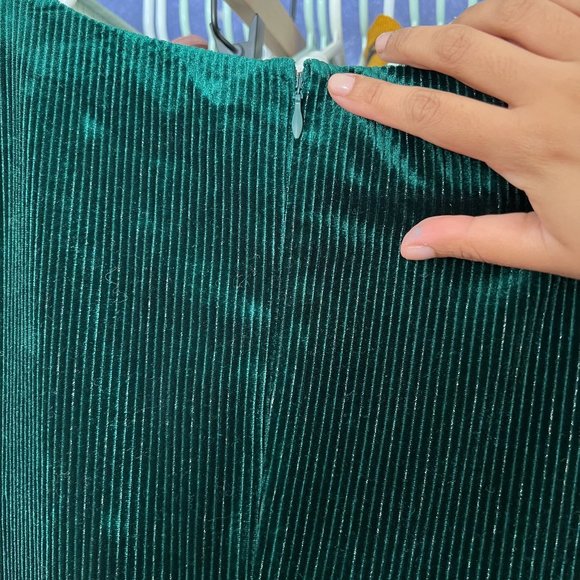 Badgley Mischka – Velvet Metallic Pinstripe Faux Wrap Dress – Emerald Green - Picture 6 of 8